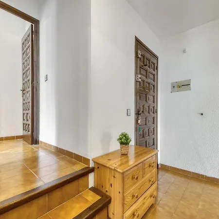 Apartment With View Montjoi